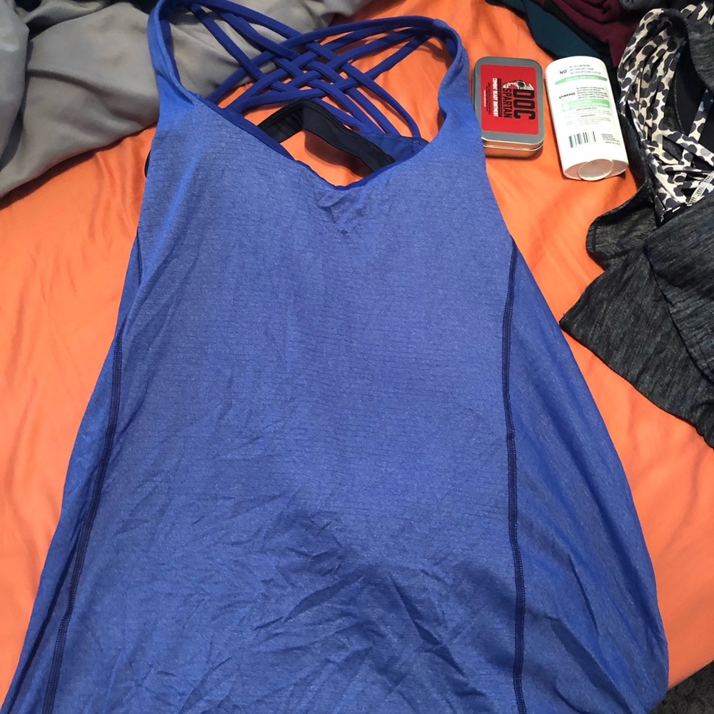 Lululemon peek a boo back top